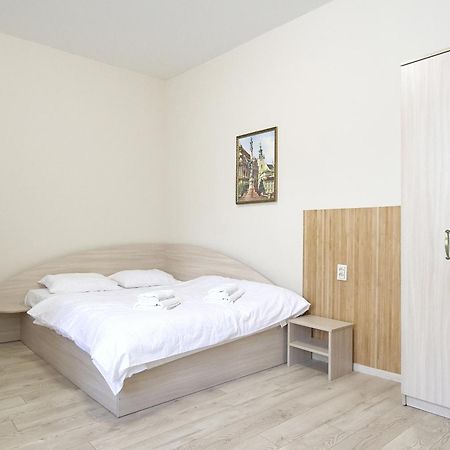 Buk Apartments On Doroshenka 25 Lemberg Exterior foto